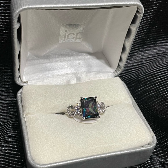 Women’s size 8 fire topaz gemstone ring stunning beauty NO box Great gift - Picture 3 of 10